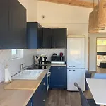 Petite Maison Avec Terrasse. Holiday home