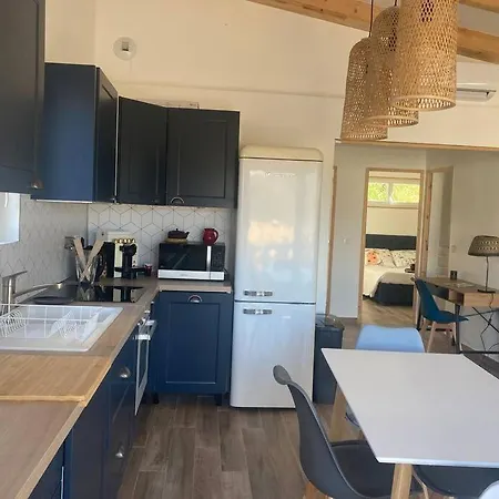 Petite Maison Avec Terrasse. Holiday home Ajaccio (Corsica)