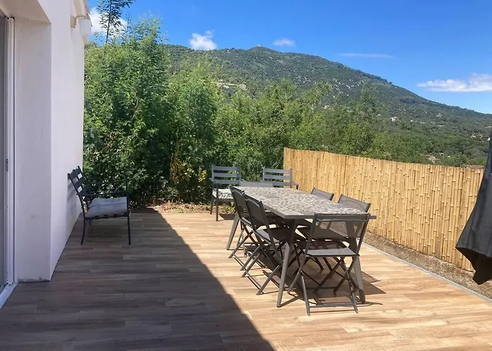 Petite Maison Avec Terrasse. Ajaccio (Corsica)