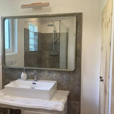 Petite Maison Avec Terrasse. * 아작시오