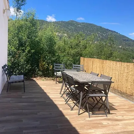 Petite Maison Avec Terrasse. 아작시오