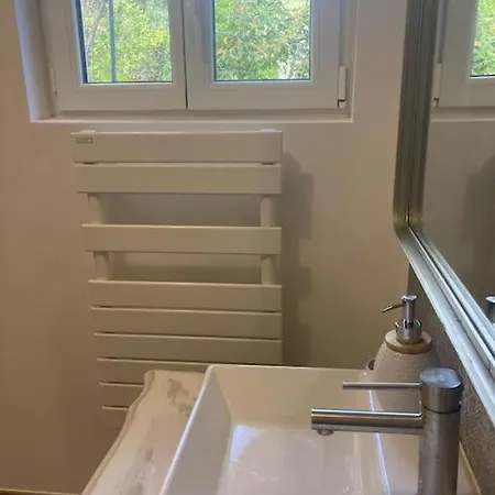 Petite Maison Avec Terrasse. 아작시오