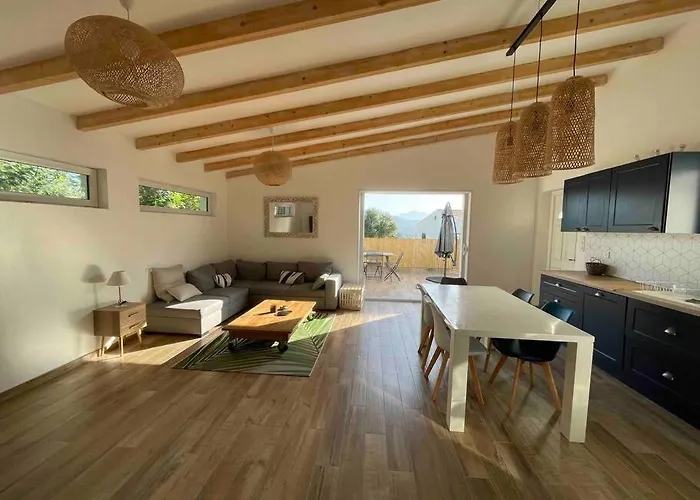 Дом отдыха Petite Maison Avec Terrasse. Аяччо