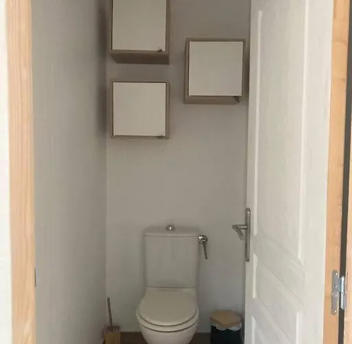 Petite Maison Avec Terrasse. Casa de Férias