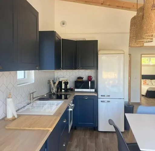 Petite Maison Avec Terrasse. Дом отдыха